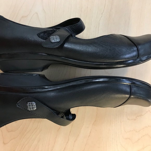 Dansko Dark Brown Mary Janes - Size 40 - Like New! - Picture 4 of 15